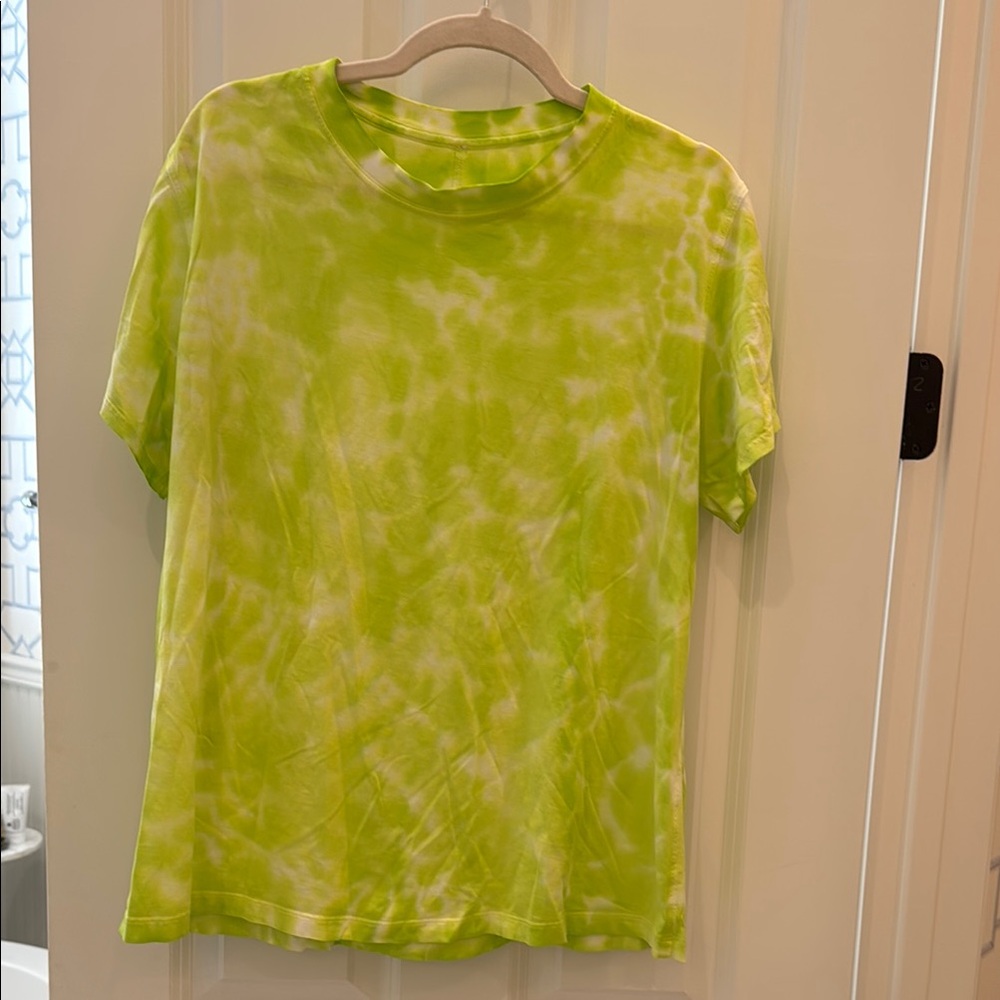 LuluLemom Green Tie-Dye short sleeve athletic top